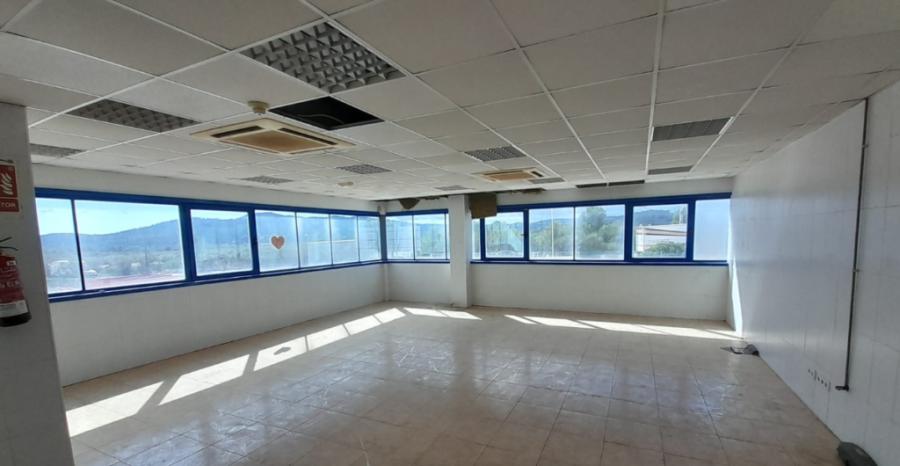SOLUTEC begins the rehabilitation of a 20,000 m2 logistics warehouse in Tarragona