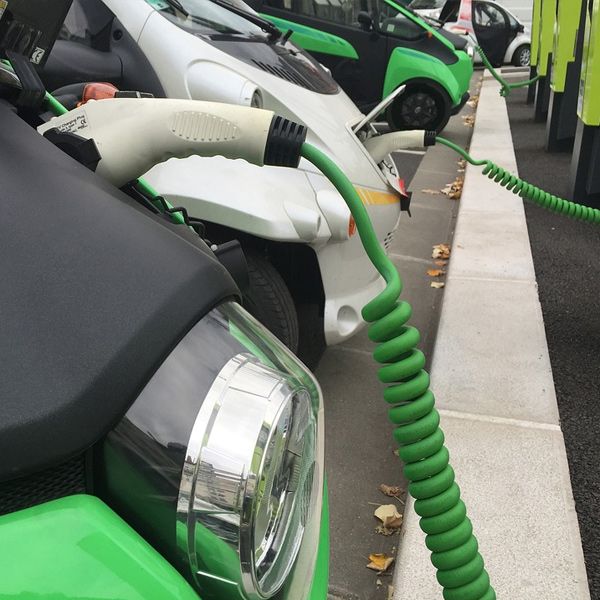 electric cars charging